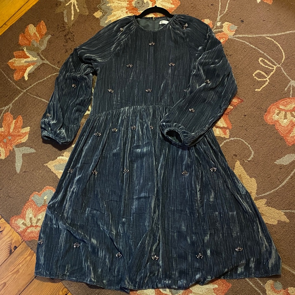 Take Note Crushed Velvet Beaded Midi Dress